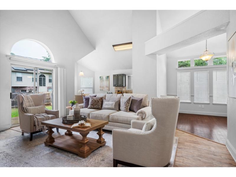 04-1115 Cherrytree Dr-04