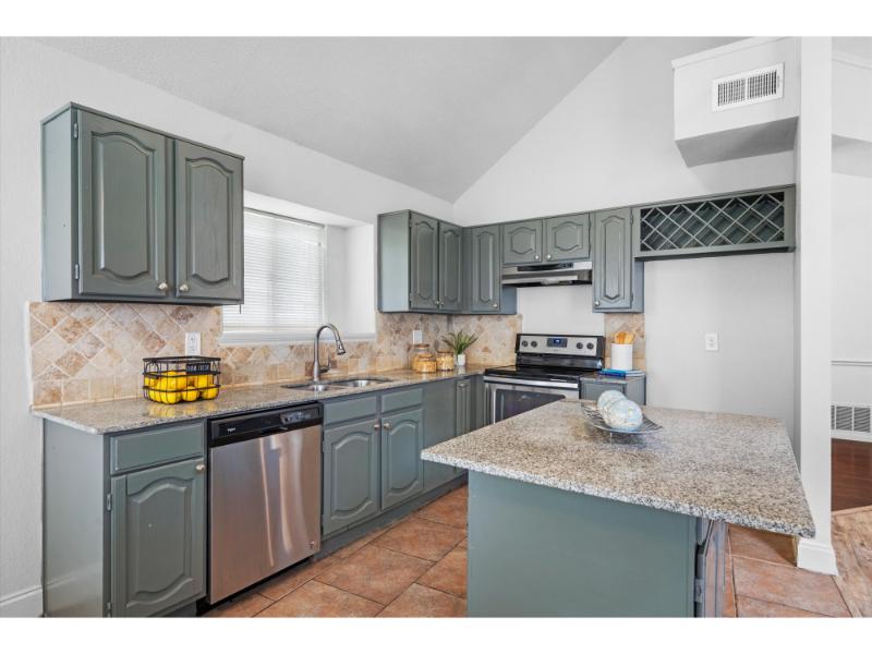 07-1115 Cherrytree Dr-07