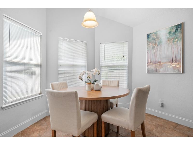 10-1115 Cherrytree Dr-10