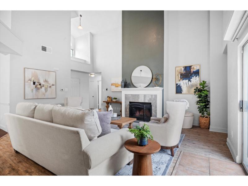 11-1115 Cherrytree Dr-11