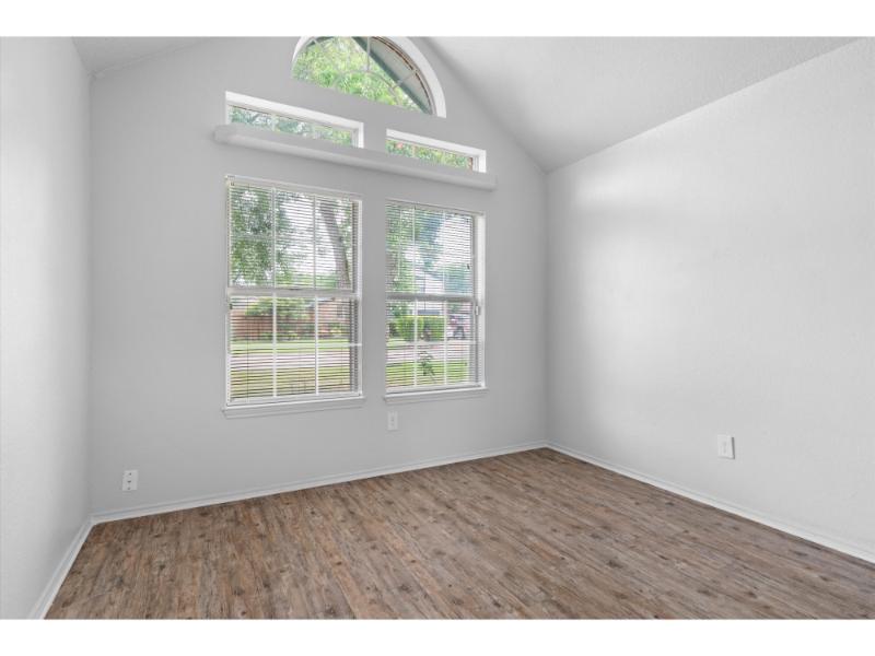 23-1115 Cherrytree Dr-23